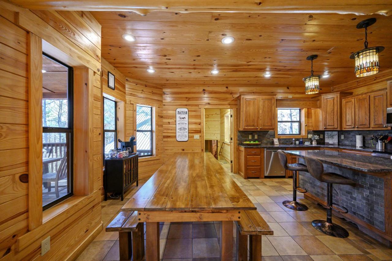 The Eastwood Spacious Retreat With 4 King En-Suites - Hot Tub - Pet-Friendly - Cozy Fire Pit - Prime Location - Multi-Family Broken Bow Ngoại thất bức ảnh