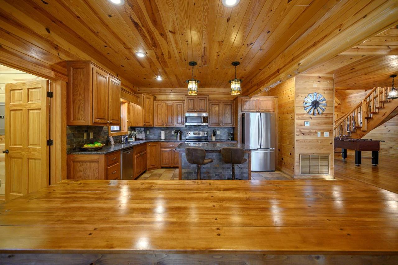 The Eastwood Spacious Retreat With 4 King En-Suites - Hot Tub - Pet-Friendly - Cozy Fire Pit - Prime Location - Multi-Family Broken Bow Ngoại thất bức ảnh