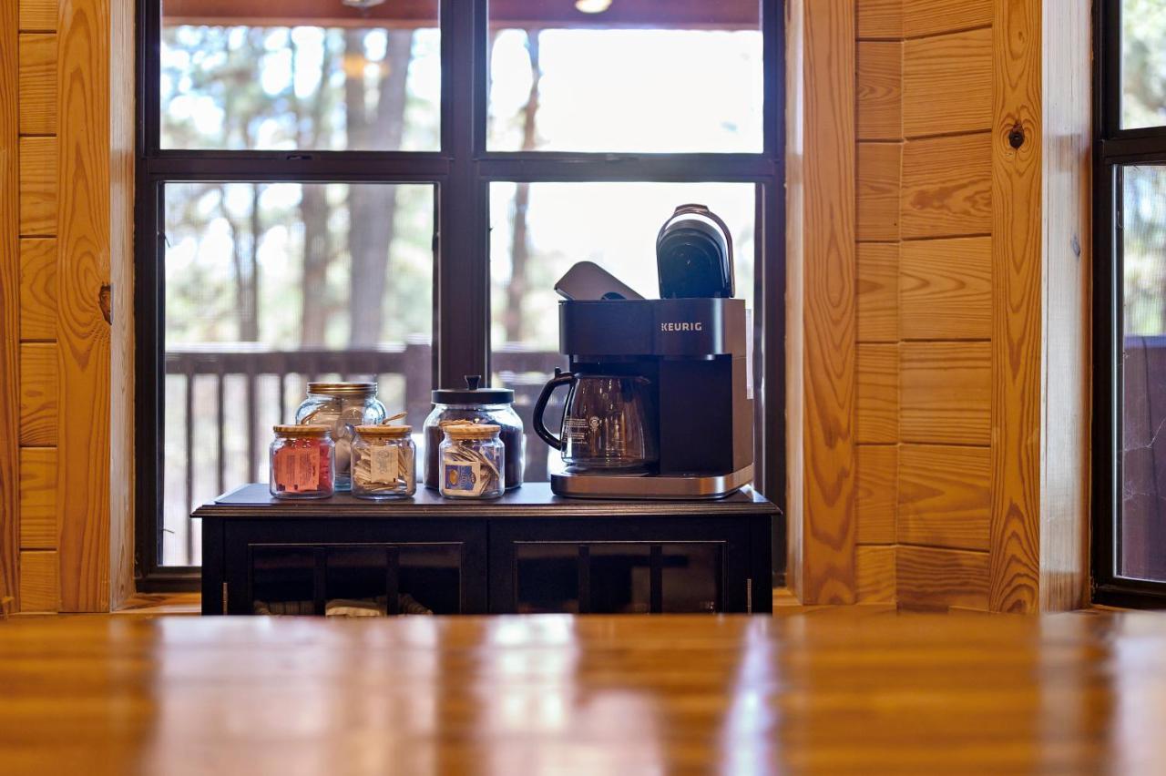 The Eastwood Spacious Retreat With 4 King En-Suites - Hot Tub - Pet-Friendly - Cozy Fire Pit - Prime Location - Multi-Family Broken Bow Ngoại thất bức ảnh