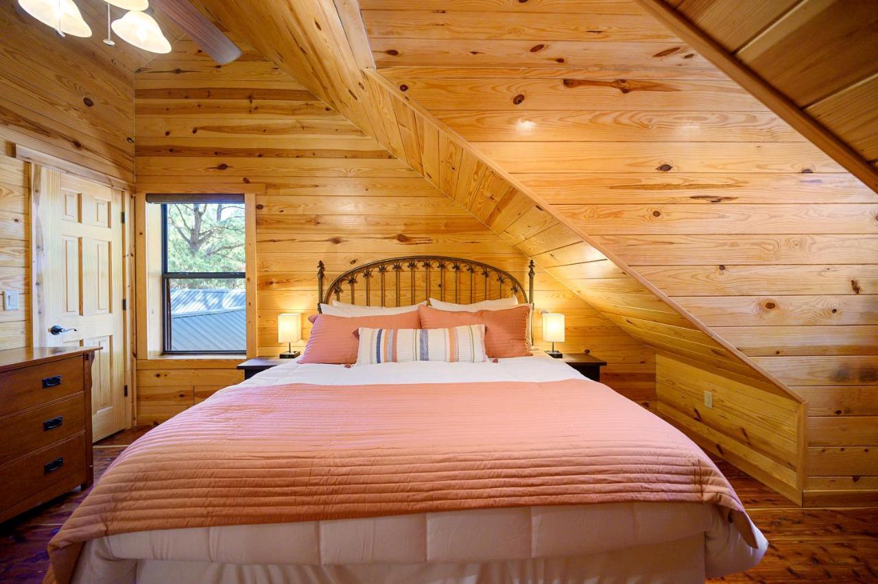 The Eastwood Spacious Retreat With 4 King En-Suites - Hot Tub - Pet-Friendly - Cozy Fire Pit - Prime Location - Multi-Family Broken Bow Ngoại thất bức ảnh