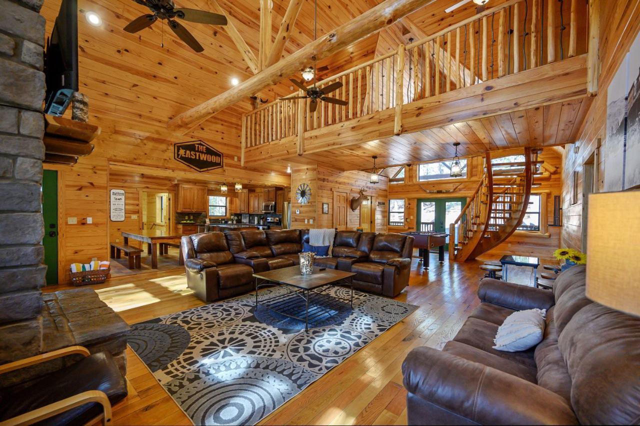 The Eastwood Spacious Retreat With 4 King En-Suites - Hot Tub - Pet-Friendly - Cozy Fire Pit - Prime Location - Multi-Family Broken Bow Ngoại thất bức ảnh