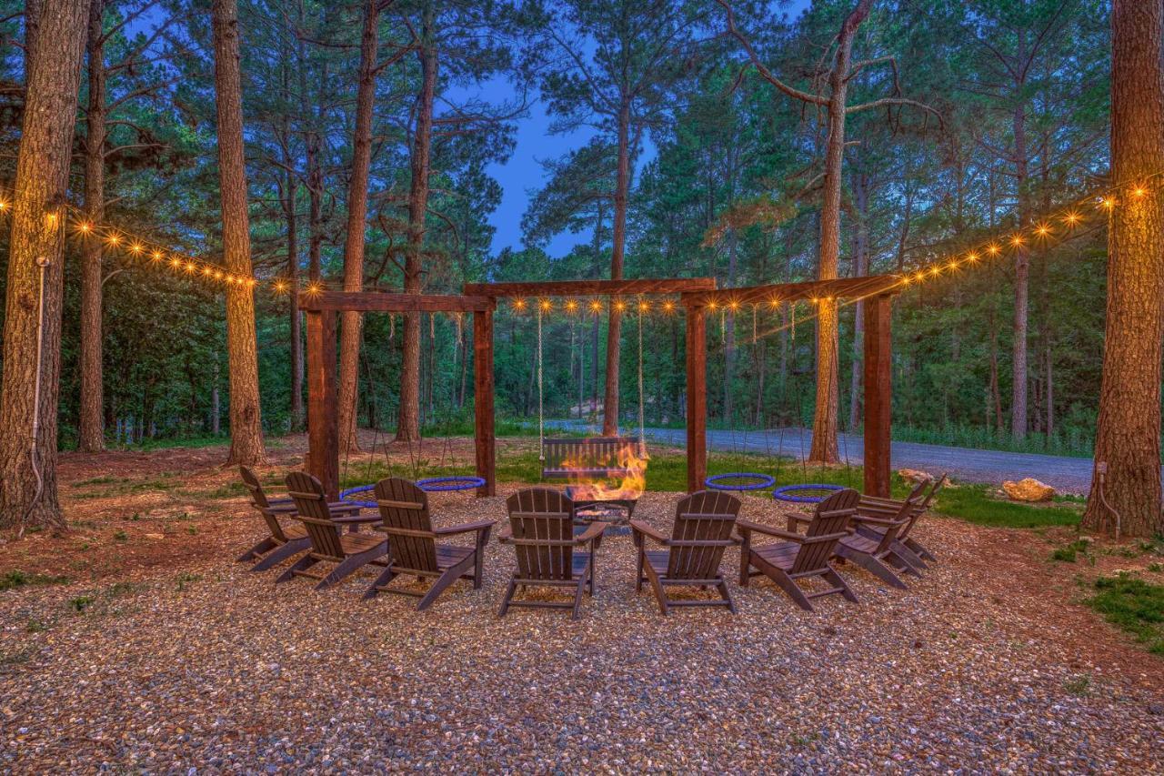 The Eastwood Spacious Retreat With 4 King En-Suites - Hot Tub - Pet-Friendly - Cozy Fire Pit - Prime Location - Multi-Family Broken Bow Ngoại thất bức ảnh