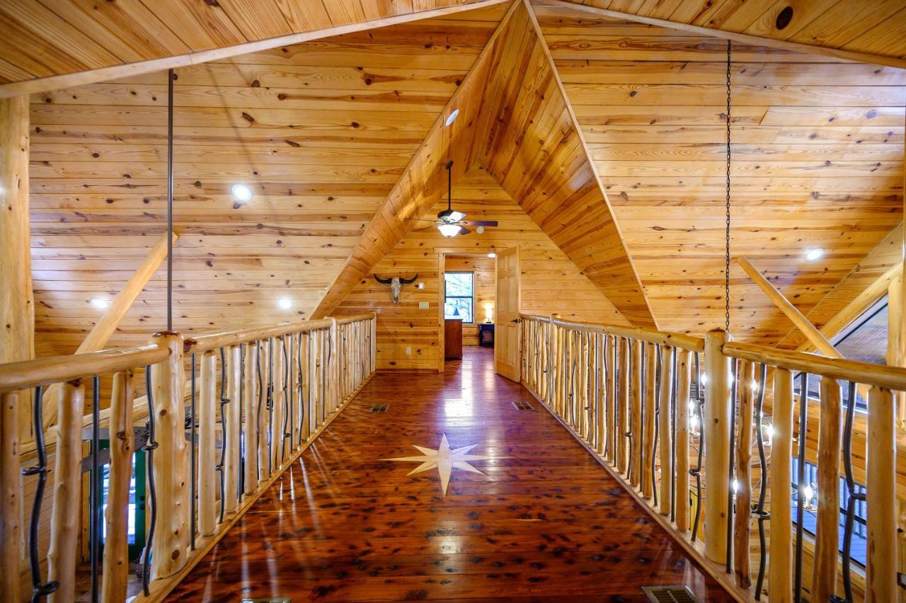 The Eastwood Spacious Retreat With 4 King En-Suites - Hot Tub - Pet-Friendly - Cozy Fire Pit - Prime Location - Multi-Family Broken Bow Ngoại thất bức ảnh