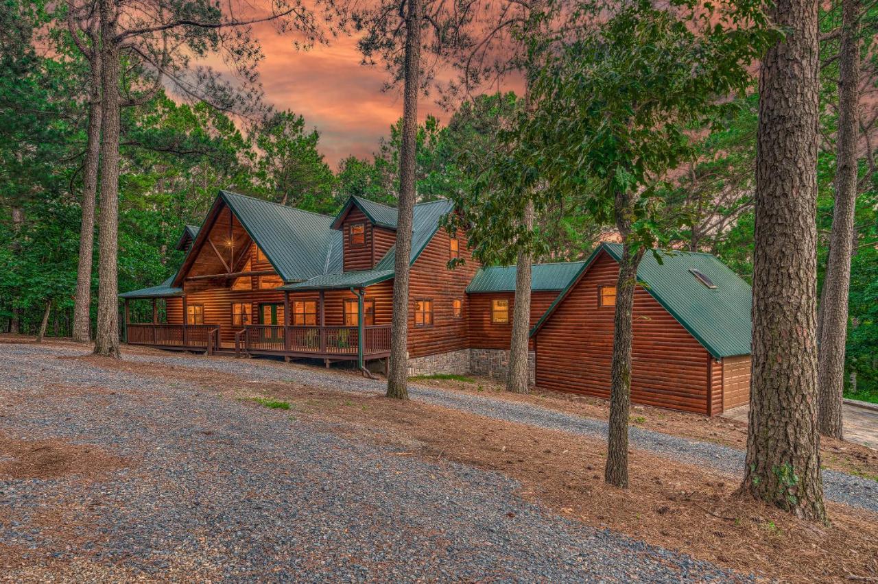 The Eastwood Spacious Retreat With 4 King En-Suites - Hot Tub - Pet-Friendly - Cozy Fire Pit - Prime Location - Multi-Family Broken Bow Ngoại thất bức ảnh