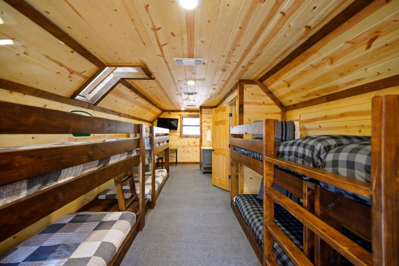 The Eastwood Spacious Retreat With 4 King En-Suites - Hot Tub - Pet-Friendly - Cozy Fire Pit - Prime Location - Multi-Family Broken Bow Ngoại thất bức ảnh