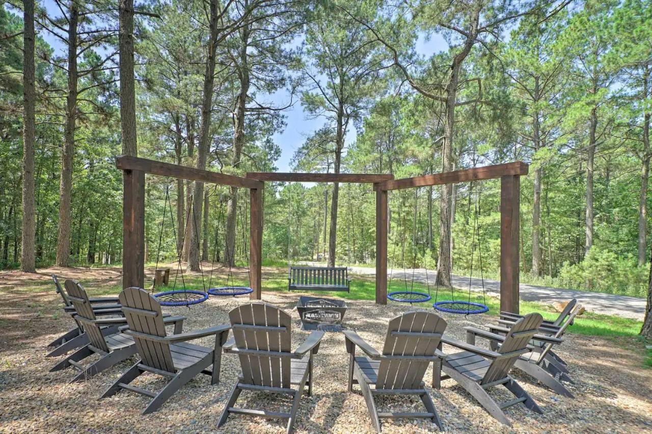 The Eastwood Spacious Retreat With 4 King En-Suites - Hot Tub - Pet-Friendly - Cozy Fire Pit - Prime Location - Multi-Family Broken Bow Ngoại thất bức ảnh