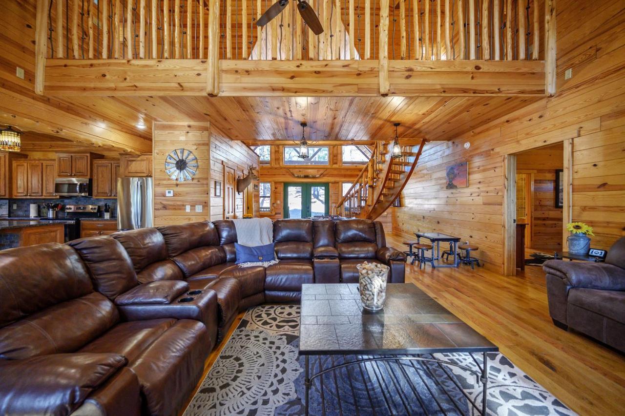 The Eastwood Spacious Retreat With 4 King En-Suites - Hot Tub - Pet-Friendly - Cozy Fire Pit - Prime Location - Multi-Family Broken Bow Ngoại thất bức ảnh