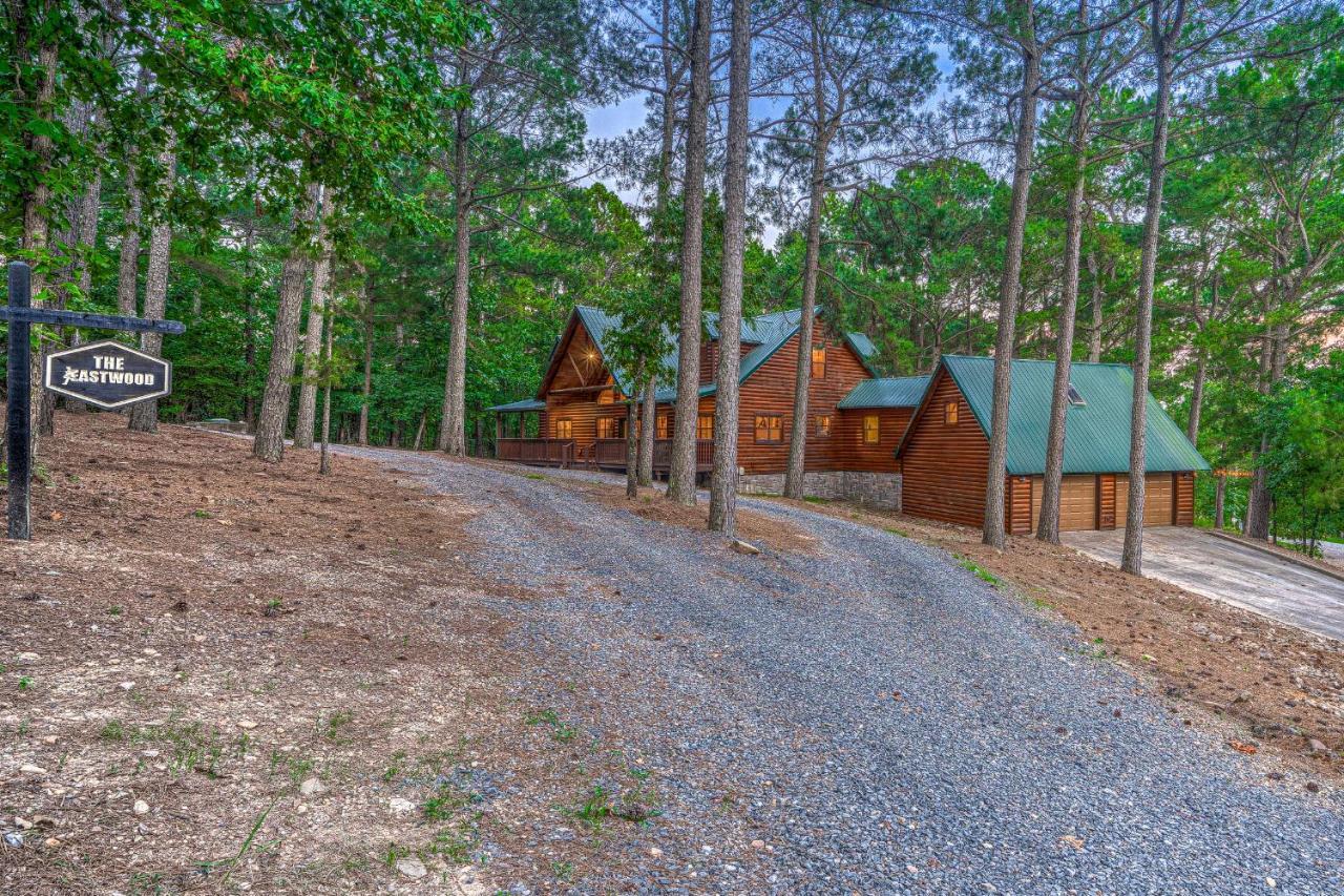 The Eastwood Spacious Retreat With 4 King En-Suites - Hot Tub - Pet-Friendly - Cozy Fire Pit - Prime Location - Multi-Family Broken Bow Ngoại thất bức ảnh