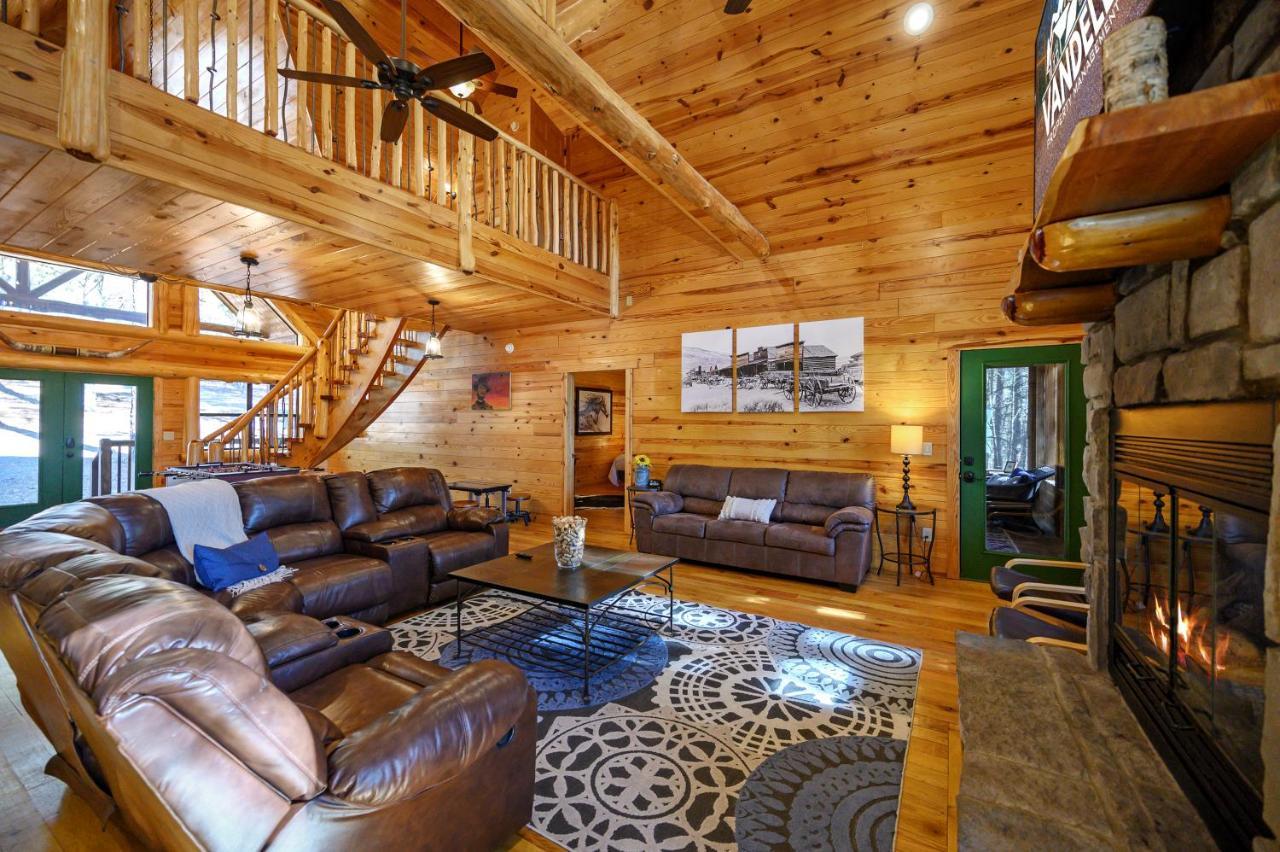 The Eastwood Spacious Retreat With 4 King En-Suites - Hot Tub - Pet-Friendly - Cozy Fire Pit - Prime Location - Multi-Family Broken Bow Ngoại thất bức ảnh