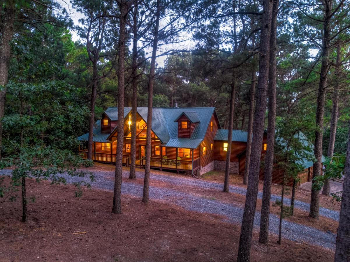 The Eastwood Spacious Retreat With 4 King En-Suites - Hot Tub - Pet-Friendly - Cozy Fire Pit - Prime Location - Multi-Family Broken Bow Ngoại thất bức ảnh